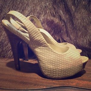 Jessica Simpson platform heels croc print